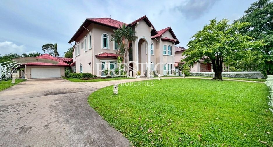 Casa en venta de 5 habitaciones en Ban Chang, Rayong