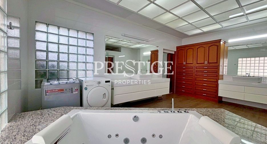 Casa en venta de 5 habitaciones en Ban Chang, Rayong