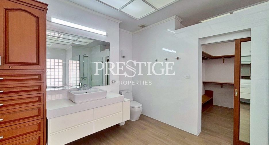 Casa en venta de 5 habitaciones en Ban Chang, Rayong