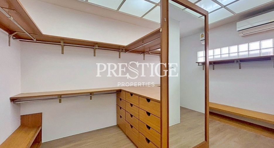 Casa en venta de 5 habitaciones en Ban Chang, Rayong