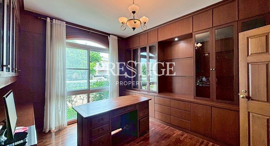 Casa en venta de 5 habitaciones en Ban Chang, Rayong