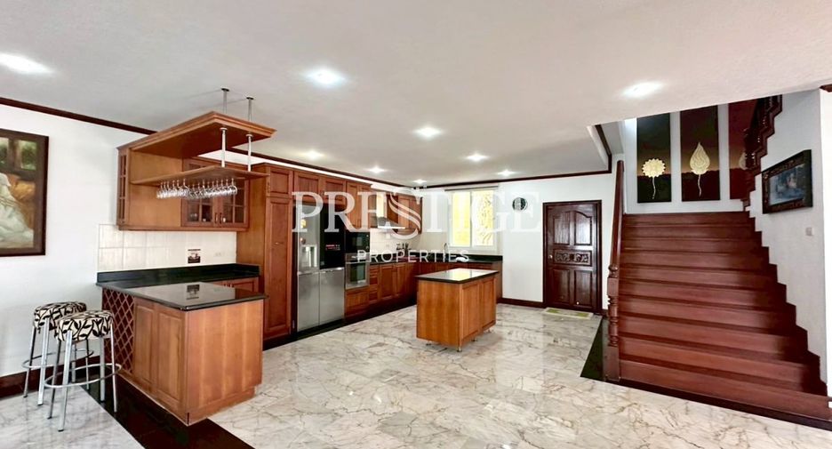 For rent 5 bedrooms house in Bang Lamung, Chonburi