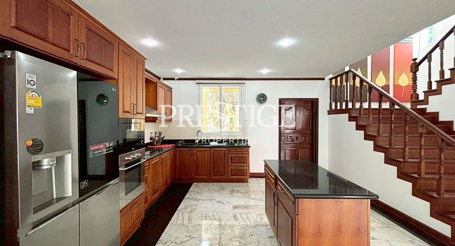 For rent 5 bedrooms house in Bang Lamung, Chonburi