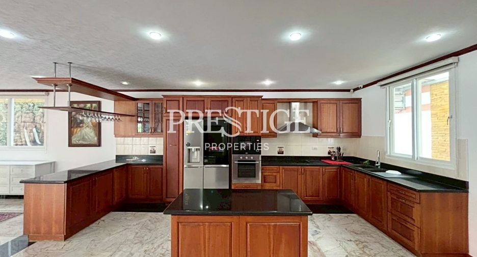 For rent 5 bedrooms house in Bang Lamung, Chonburi