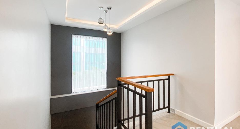 For sale 4 bedrooms villa in Bang Lamung, Chonburi