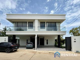 For sale 4 bedrooms villa in Bang Lamung, Chonburi