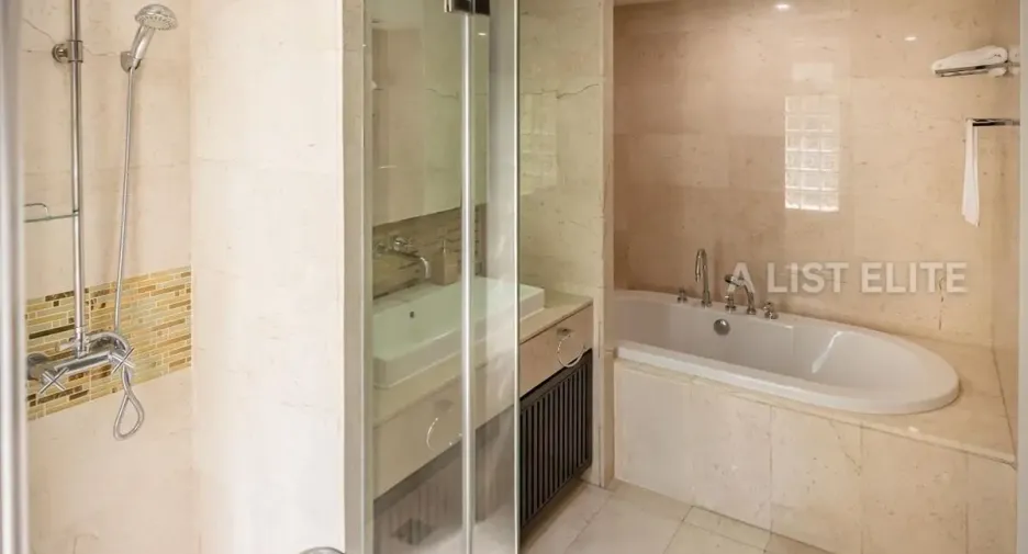 For sale 2 bedrooms condo in Khlong Toei, Bangkok