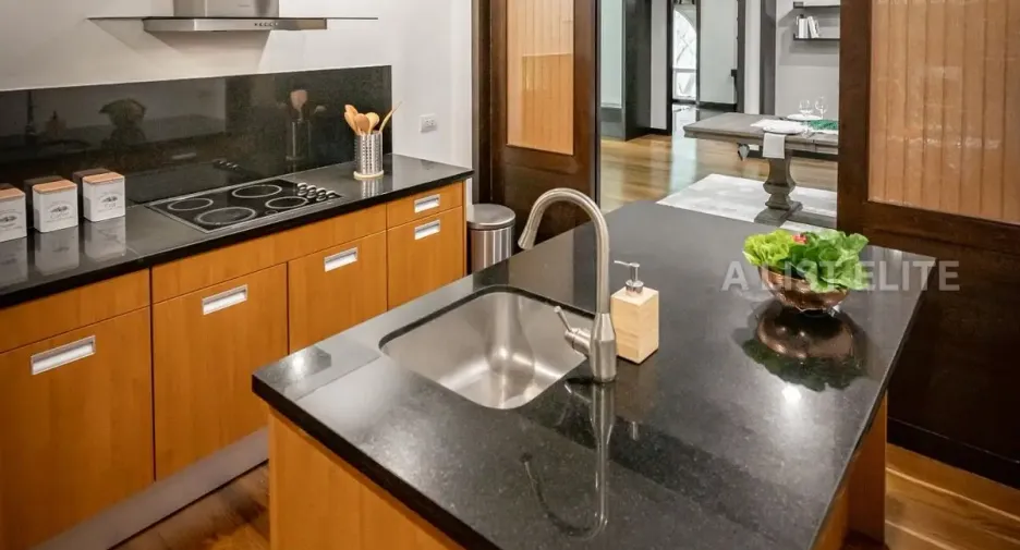 For sale 2 bedrooms condo in Khlong Toei, Bangkok