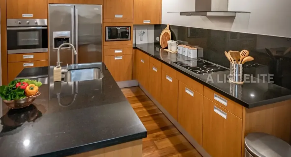 For sale 2 bedrooms condo in Khlong Toei, Bangkok