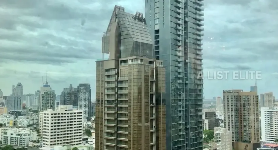 À vendre 2 chambres condo à Khlong Toei, Bangkok