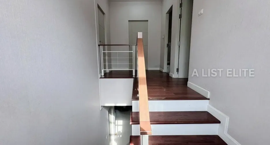 Haus zum Kauf mit 4 Zimmer in Mueang Samut Sakhon, Samut Sakhon