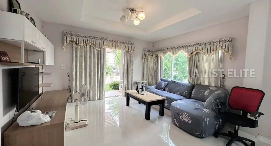 Haus zum Kauf mit 4 Zimmer in Mueang Samut Sakhon, Samut Sakhon