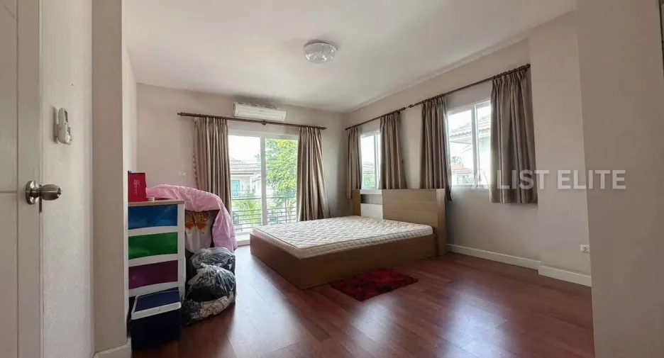 Haus zum Kauf mit 4 Zimmer in Mueang Samut Sakhon, Samut Sakhon