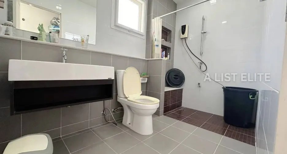Haus zum Kauf mit 4 Zimmer in Mueang Samut Sakhon, Samut Sakhon