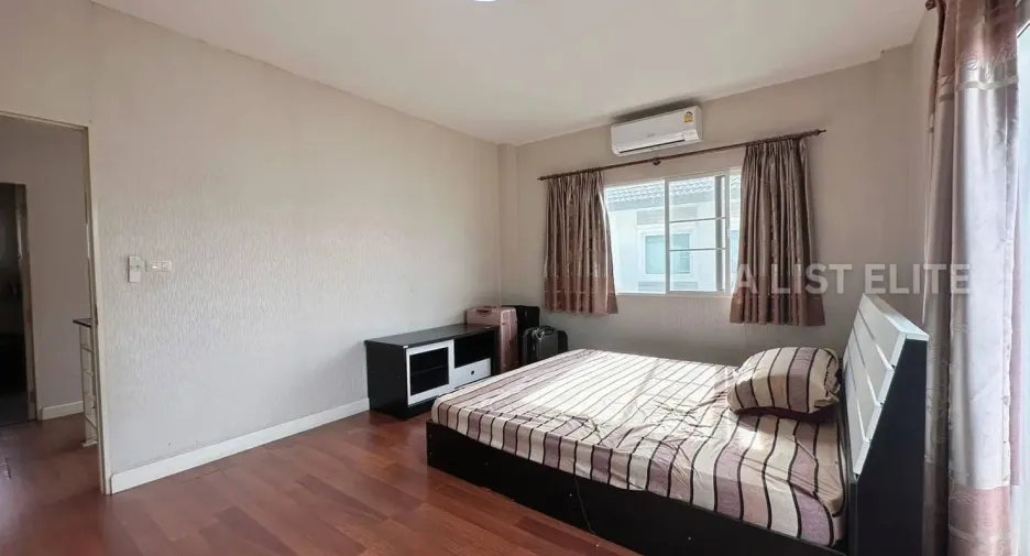 Haus zum Kauf mit 4 Zimmer in Mueang Samut Sakhon, Samut Sakhon