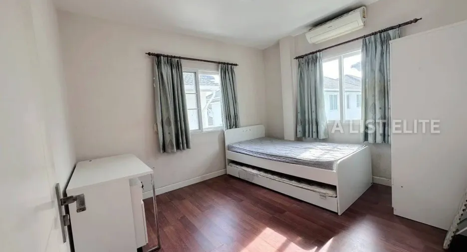 Haus zum Kauf mit 4 Zimmer in Mueang Samut Sakhon, Samut Sakhon