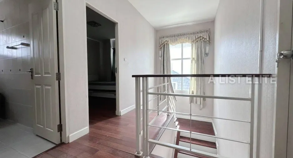 Haus zum Kauf mit 4 Zimmer in Mueang Samut Sakhon, Samut Sakhon