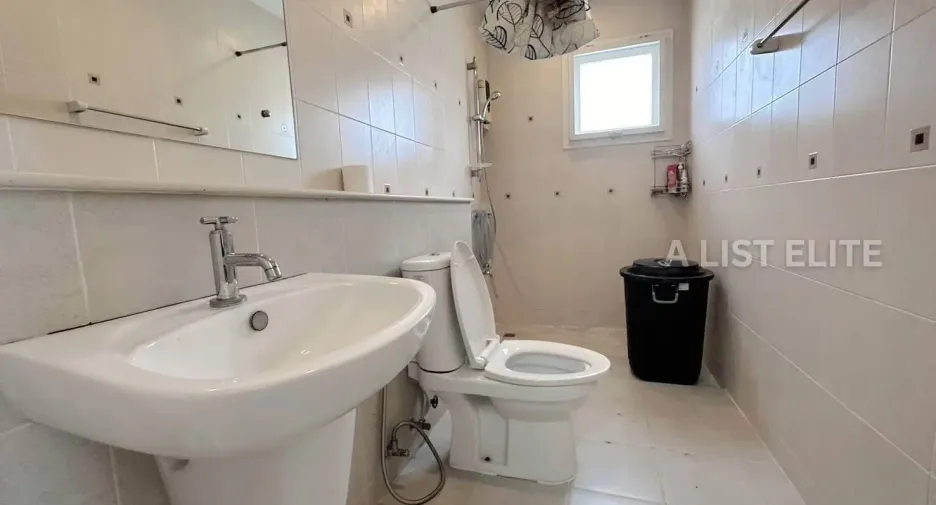 Haus zum Kauf mit 4 Zimmer in Mueang Samut Sakhon, Samut Sakhon