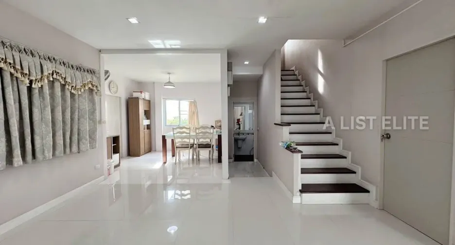 Haus zum Kauf mit 4 Zimmer in Mueang Samut Sakhon, Samut Sakhon
