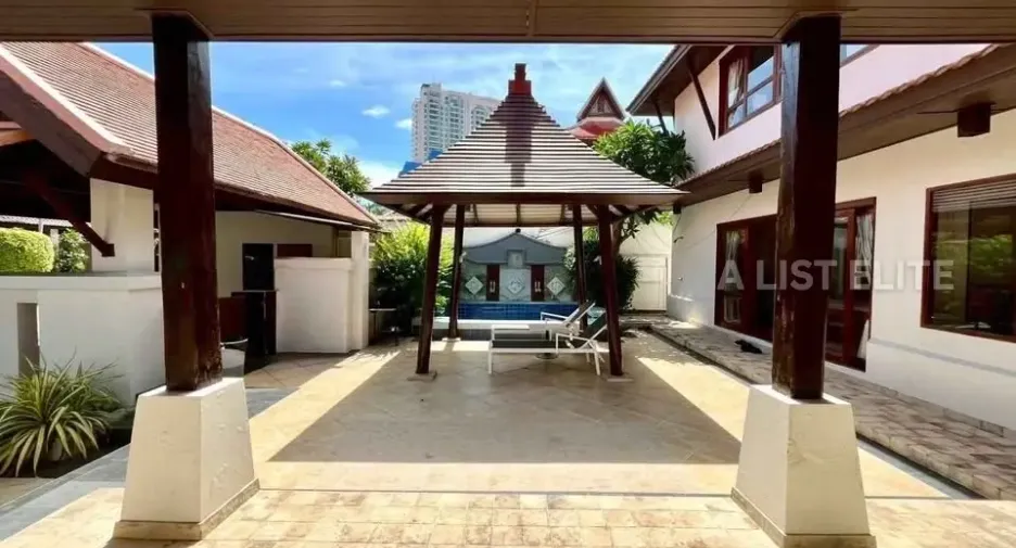 For rent 4 bedrooms house in Bang Lamung, Chonburi