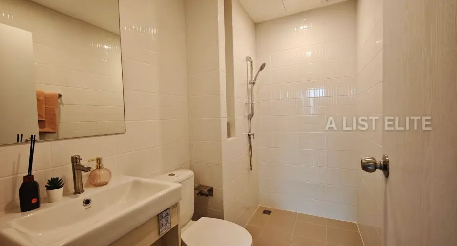 For sale 1 bed condo in Bang Phli, Samut Prakan
