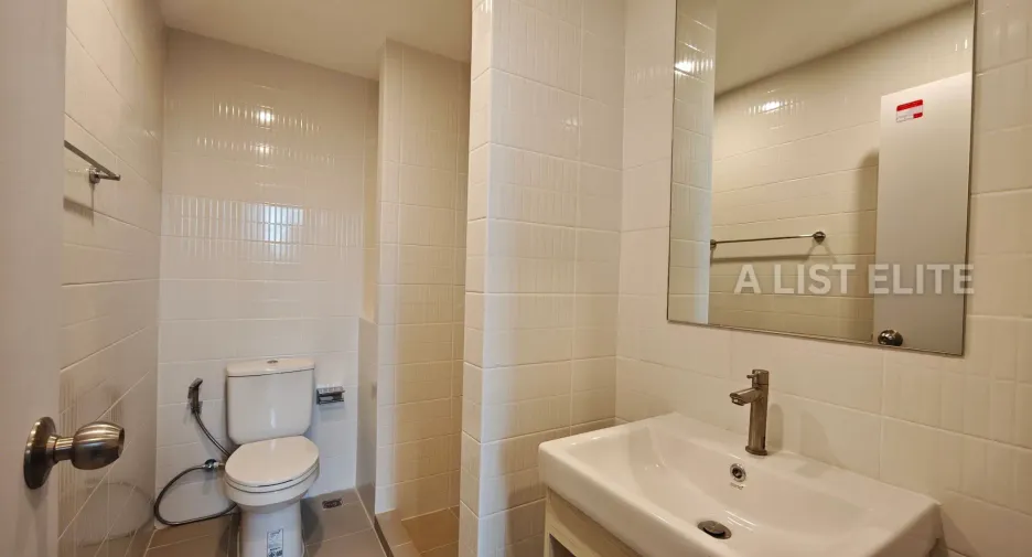 For sale 1 bed condo in Bang Phli, Samut Prakan