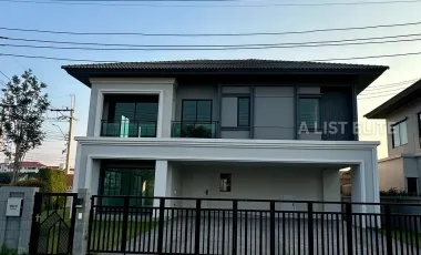 For sale 4 bedrooms house in Bang Phli, Samut Prakan