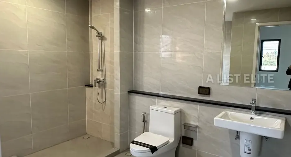 For sale 4 bedrooms house in Bang Phli, Samut Prakan