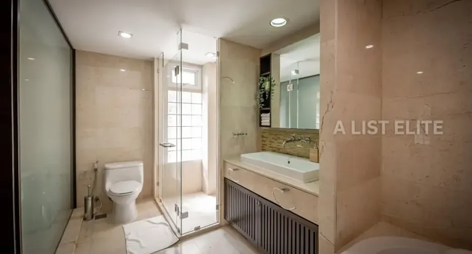 For sale 2 bedrooms condo in Khlong Toei, Bangkok