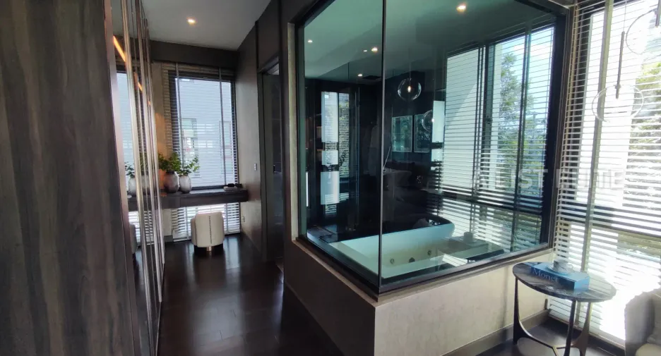 À vendre 4 chambres maison à Bang Kapi, Bangkok