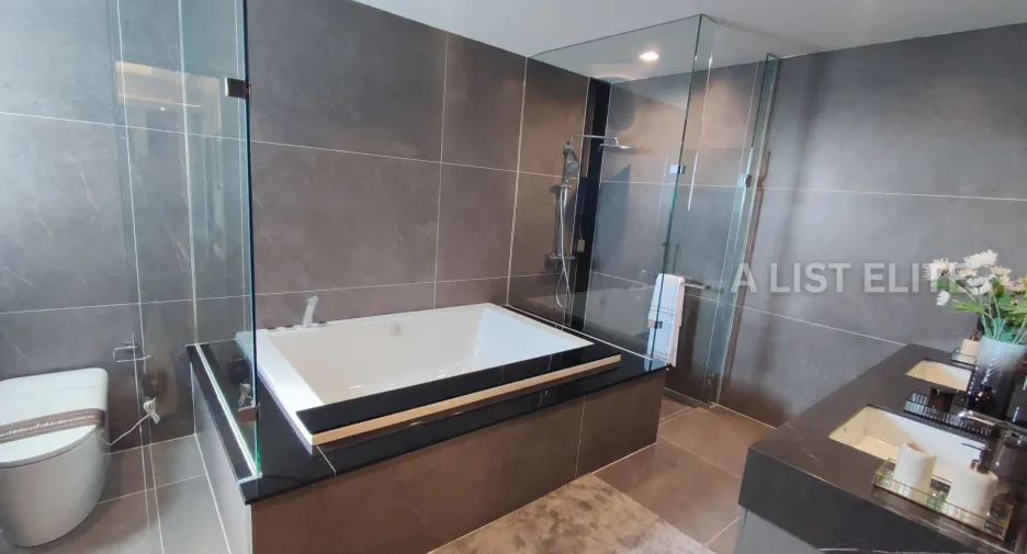 ขาย 5 ห้องนอน บ้านเดี่ยว ใน คันนายาว, กรุงเทพฯ
