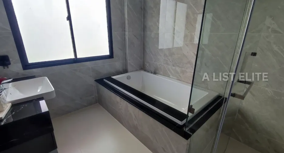 ขาย 5 ห้องนอน บ้านเดี่ยว ใน คันนายาว, กรุงเทพฯ