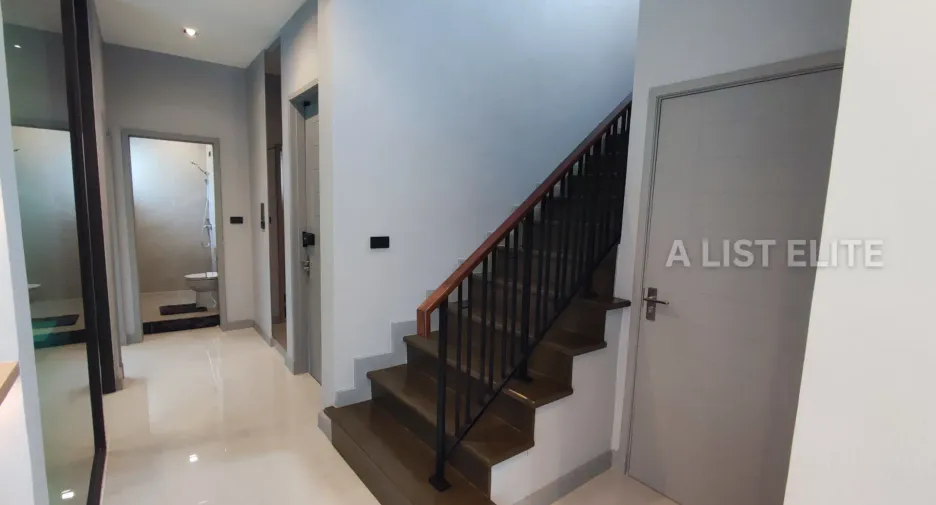 Haus zum Kauf mit 4 Zimmer in Bang Phli, Samut Prakan