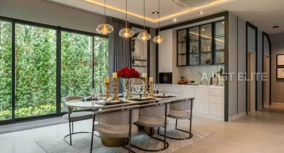 For sale 4 bedrooms house in Bang Na, Bangkok