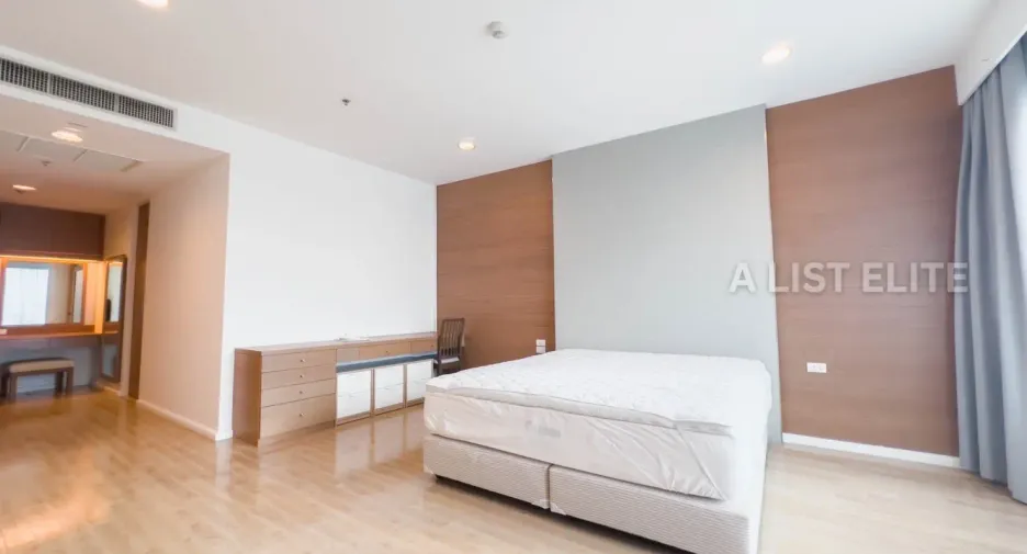 For sale 2 bedrooms condo in Pathum Wan, Bangkok