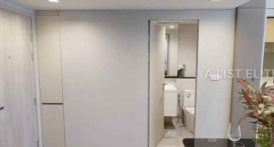 For sale 2 bedrooms condo in Phra Khanong, Bangkok