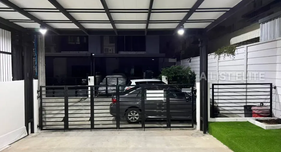 For rent 3 bedrooms house in Mueang Nonthaburi, Nonthaburi