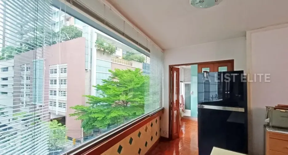 For sale 4 bedrooms condo in Khlong Toei, Bangkok