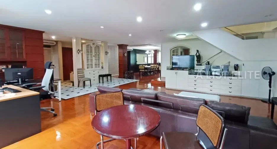 For sale 4 bedrooms condo in Khlong Toei, Bangkok