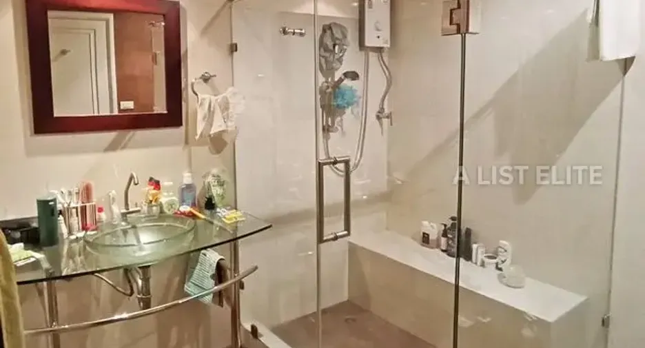 For sale 4 bedrooms condo in Khlong Toei, Bangkok