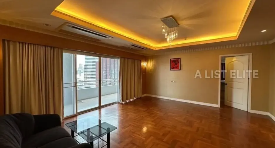 出售 4 卧室 公寓 在 Lat Phrao, 曼谷