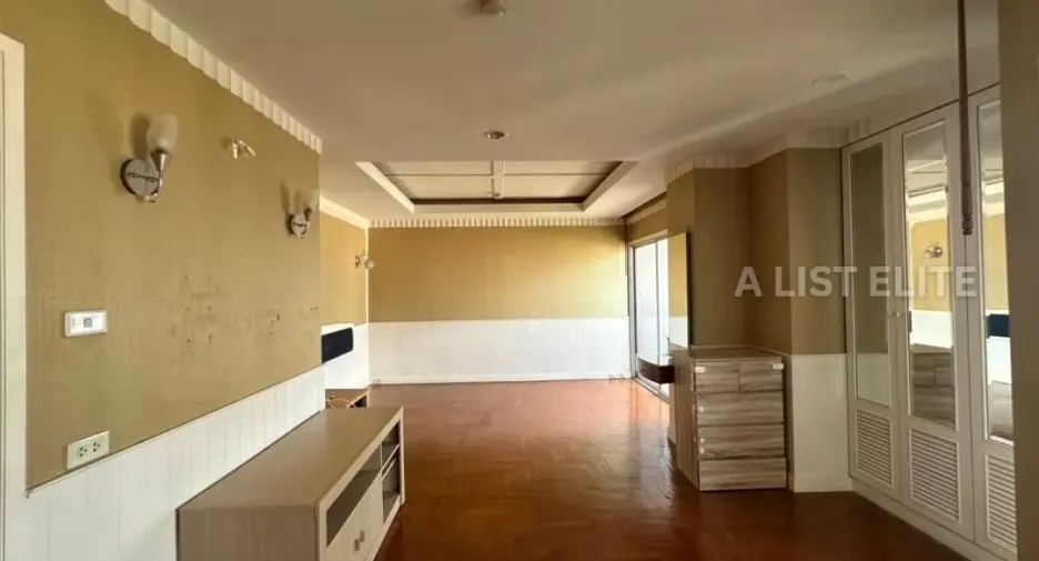 出售 4 卧室 公寓 在 Lat Phrao, 曼谷
