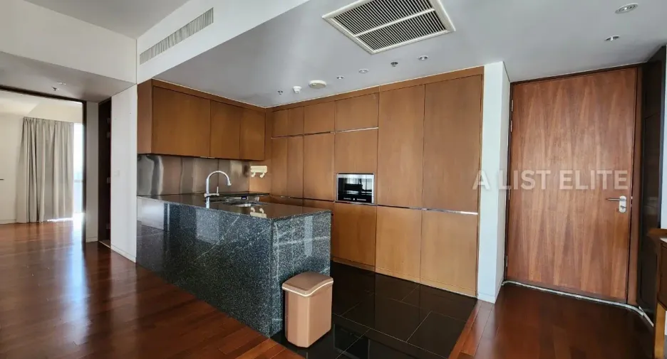 À vendre 2 chambres condo à Pathum Wan, Bangkok