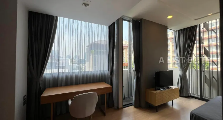 For sale 5 bedrooms condo in Yan Nawa, Bangkok