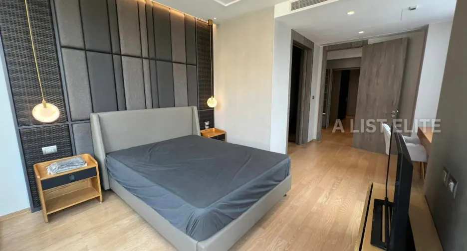 For sale 5 bedrooms condo in Yan Nawa, Bangkok