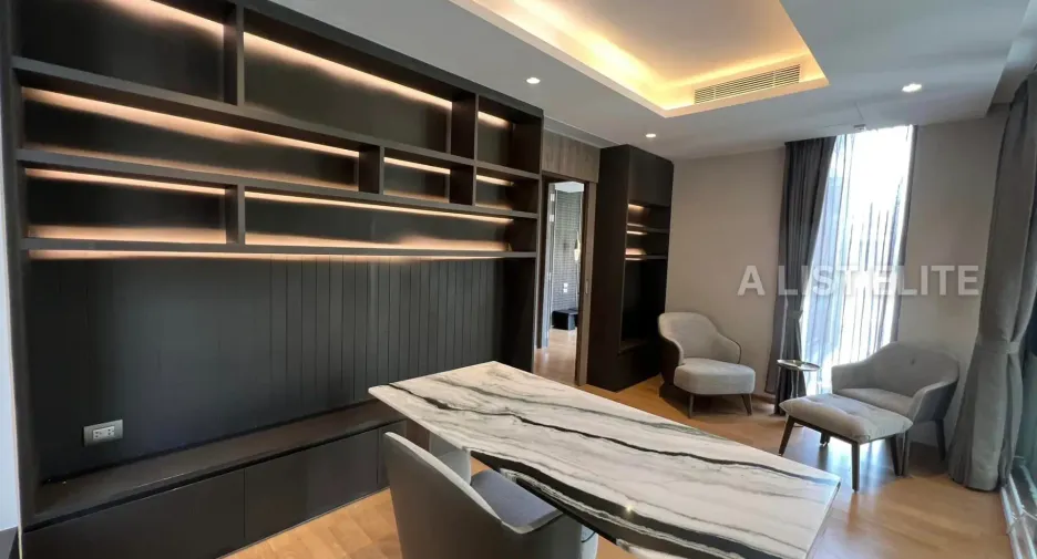 For sale 5 bedrooms condo in Yan Nawa, Bangkok