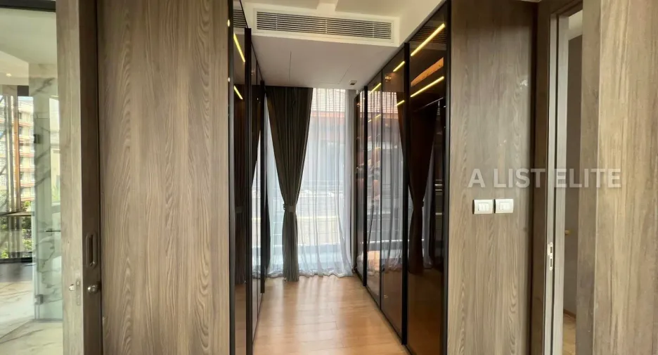 For sale 5 bedrooms condo in Yan Nawa, Bangkok