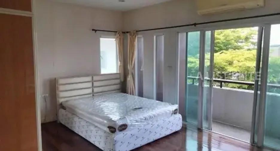 出租 5 卧室 独立屋 在 Bang Kruai, Nonthaburi