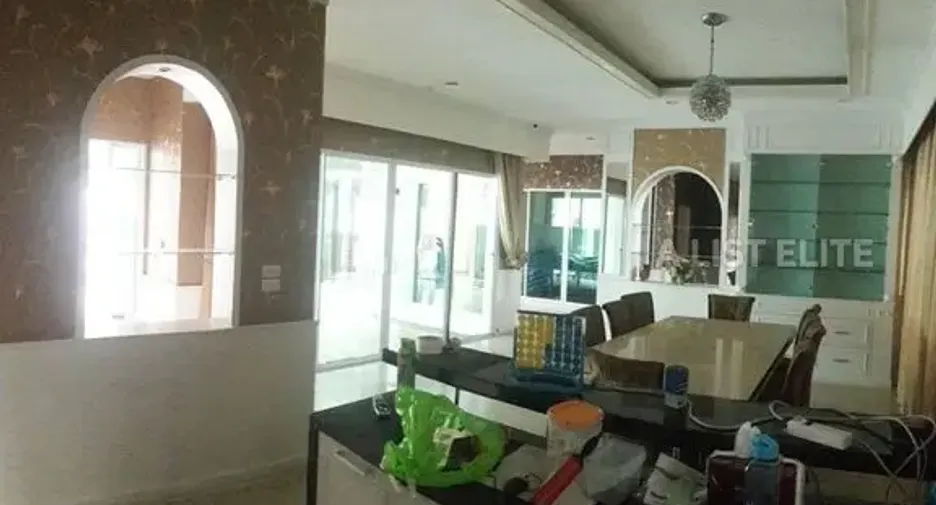 出租 5 卧室 独立屋 在 Bang Kruai, Nonthaburi