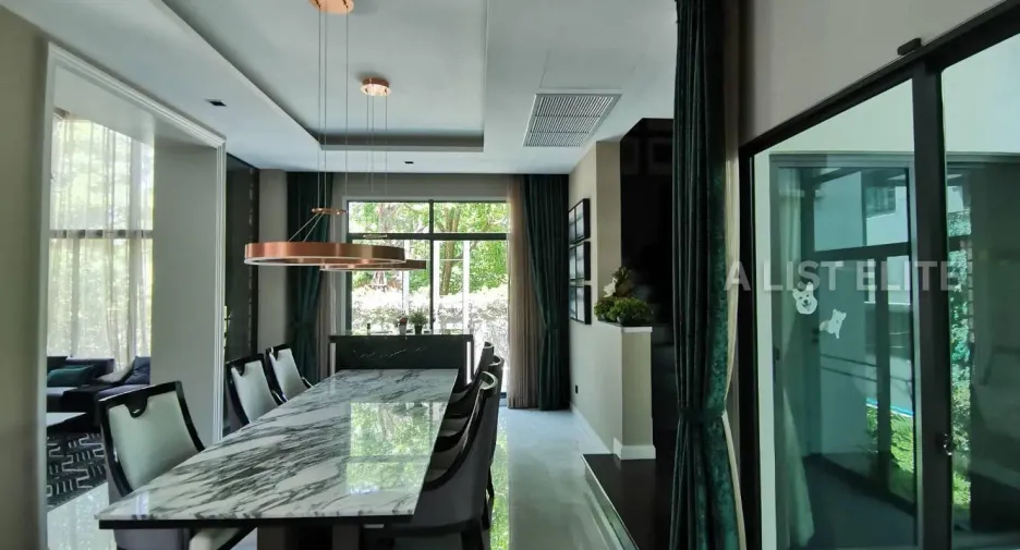 Wohnung zur Miete mit 4 Zimmer in Phra Khanong, Bangkok